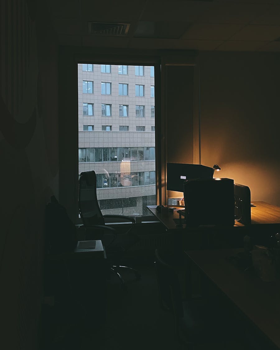Social media uitbesteden vs. in-house: wat werkt beter voor bedrijven?